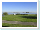 Grünfläche und Weser Grünfläche und Weser